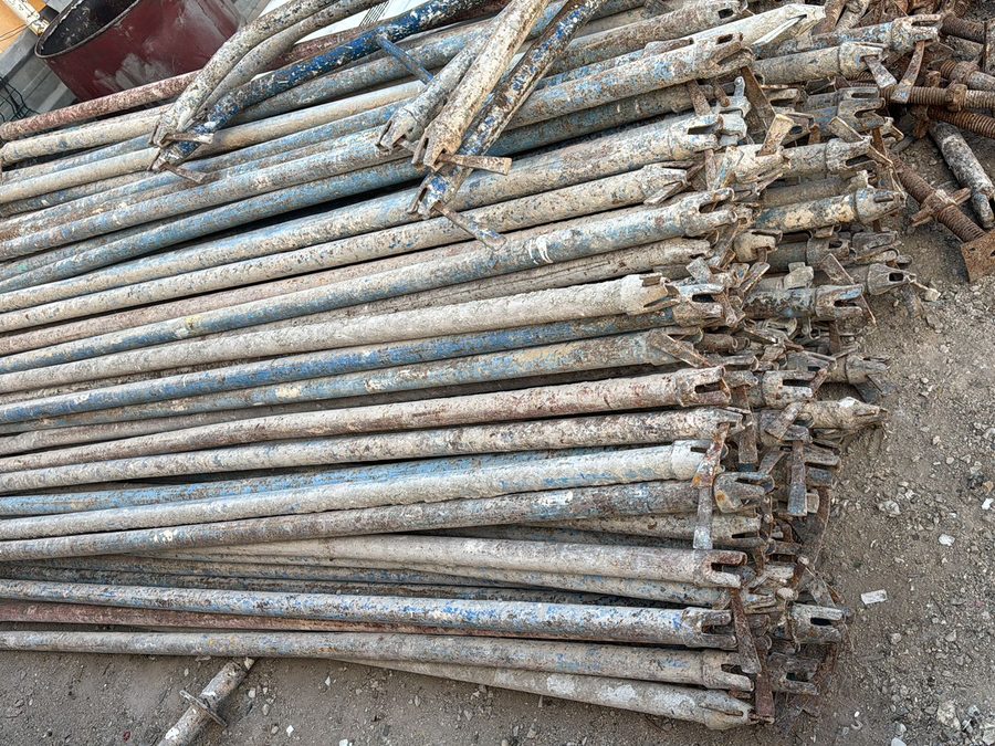 Borulu metal hurda stokları