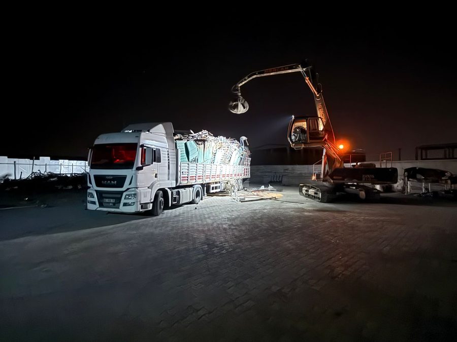 Gece saha çalışması ve hurda alımı