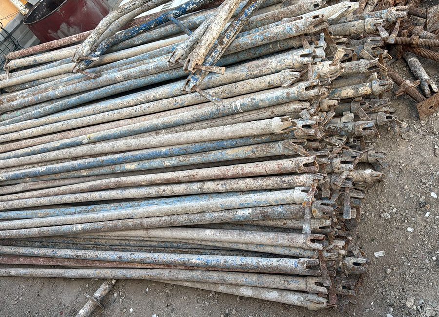 Metal hurda ve boru hurdası stok görüntüsü